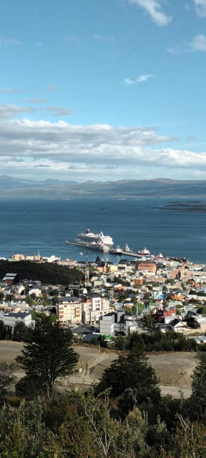 Hostel Cruz Del Sur Ushuaia Esterno foto