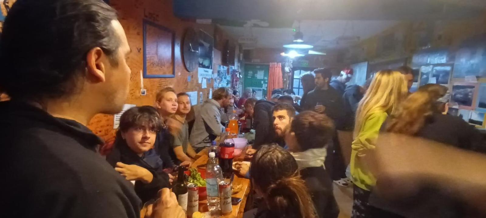 Hostel Cruz Del Sur Ushuaia Esterno foto