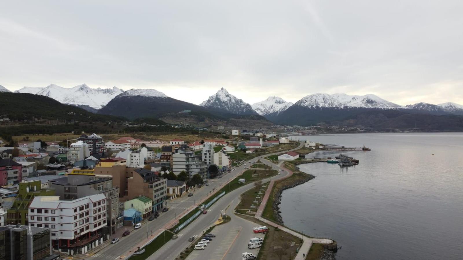 Hostel Cruz Del Sur Ushuaia Esterno foto