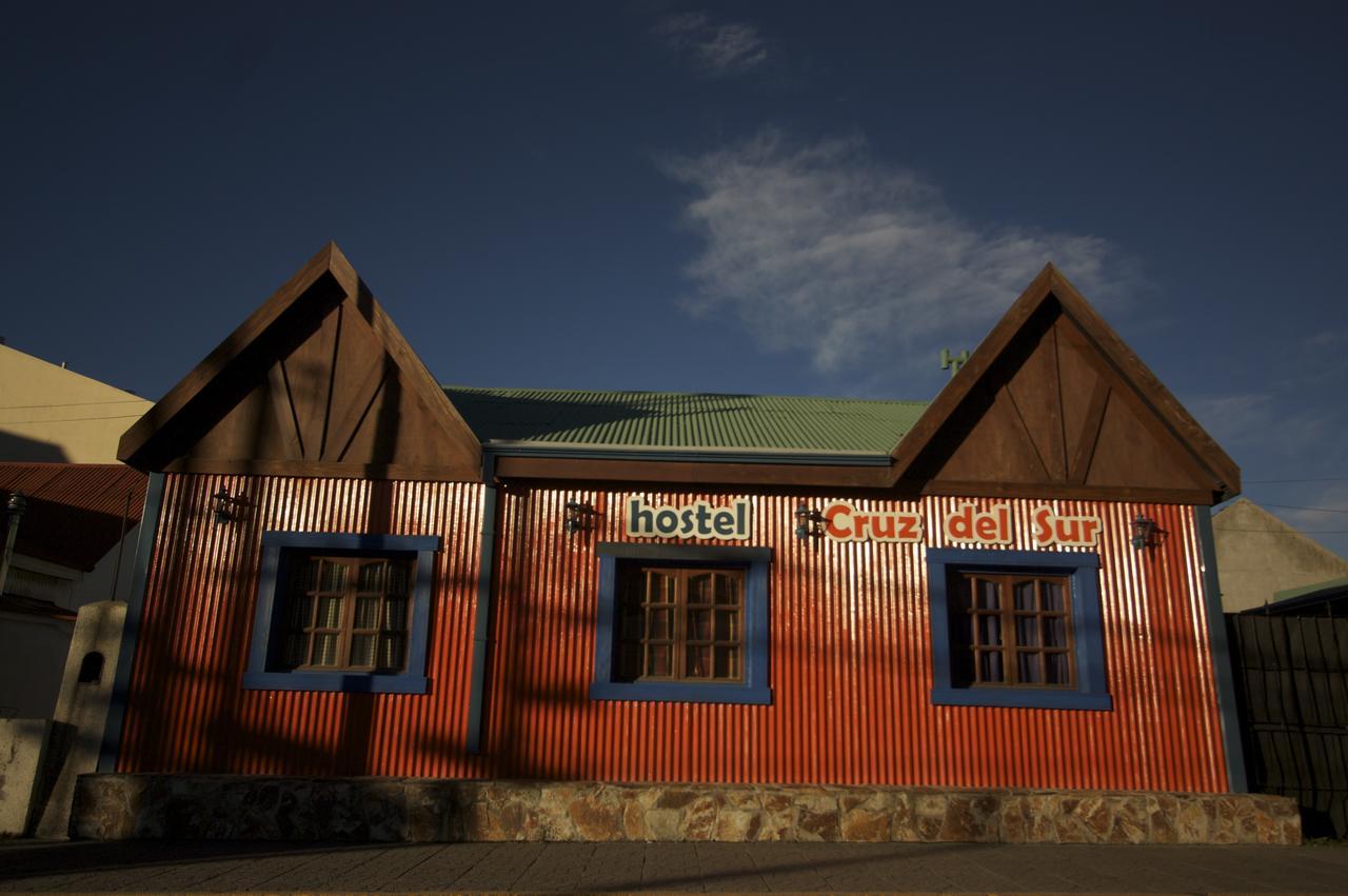 Hostel Cruz Del Sur Ushuaia Esterno foto